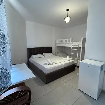 Kloen 招待所 Vlorë